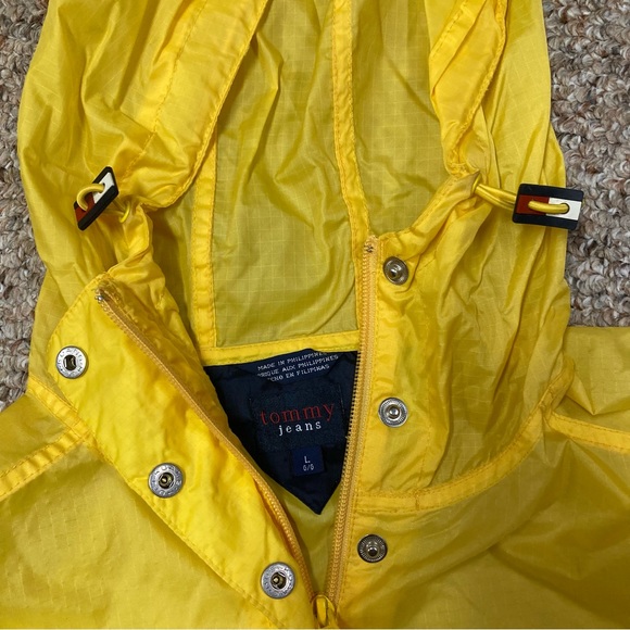 OG 90’s Tommy Hilfiger Windbreaker Yellow Raincoat sz Large color block big logo - Picture 3 of 5